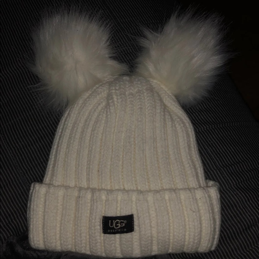 Ugg Australia pom pom hat